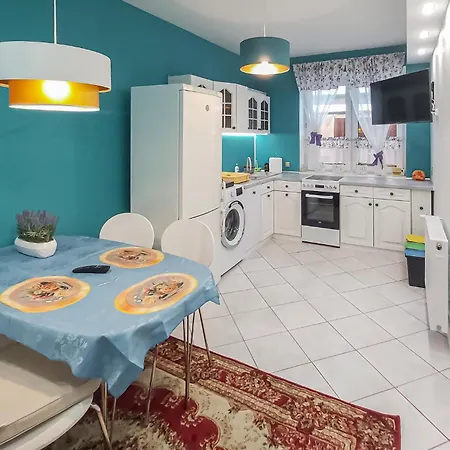 2 Bedroom Nice Apartment In Kolobrzeg *