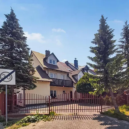 2 Bedroom Nice Apartment In Kolobrzeg